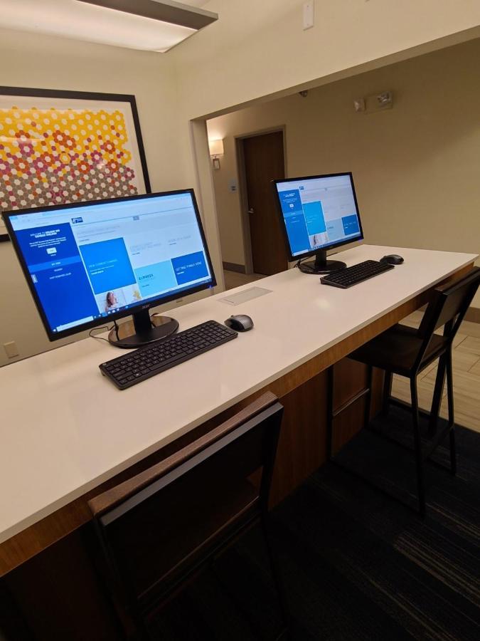 Holiday Inn Express Hotel & Suites Sheldon By Ihg Zewnętrze zdjęcie