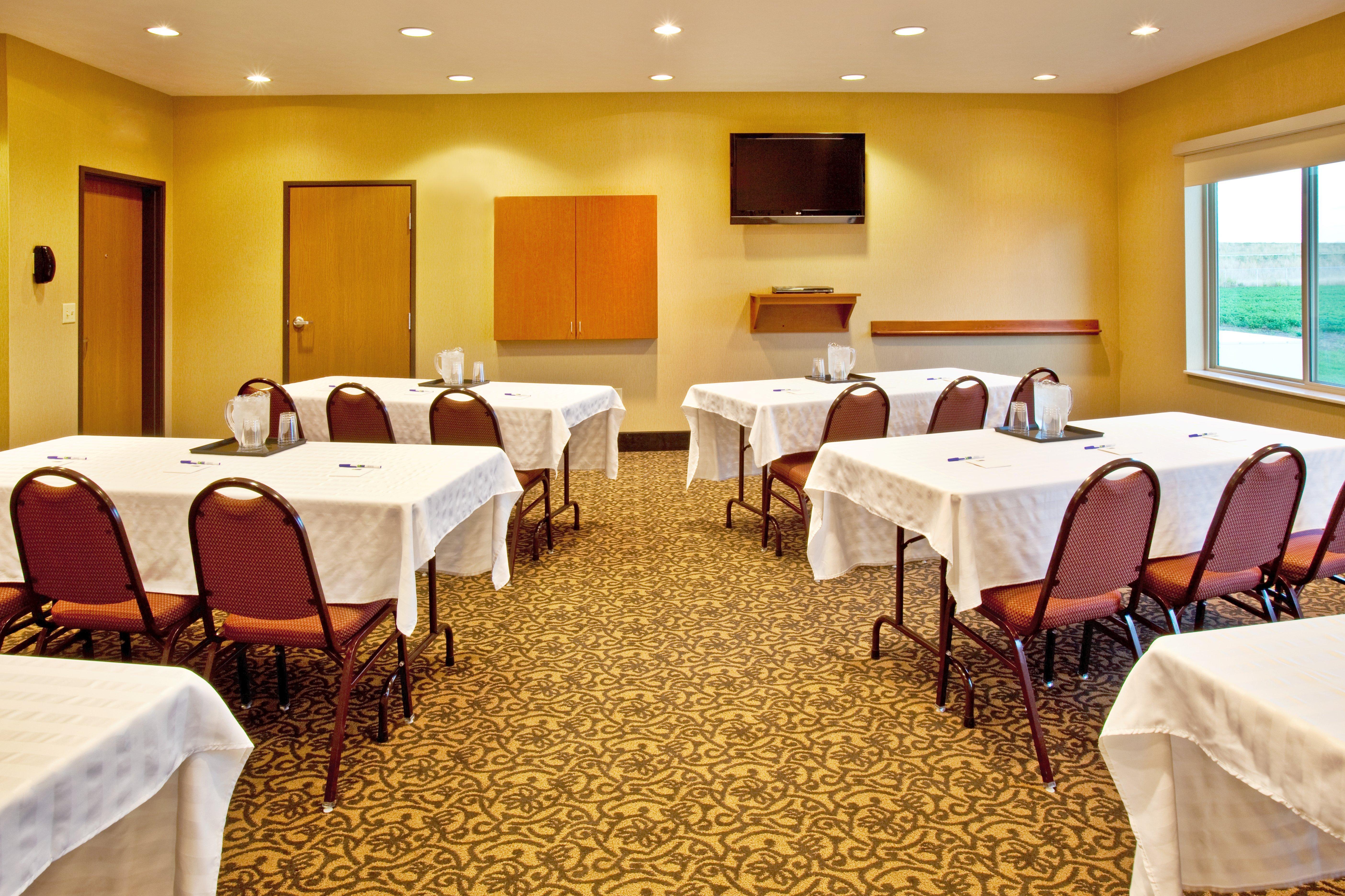 Holiday Inn Express Hotel & Suites Sheldon By Ihg Zewnętrze zdjęcie
